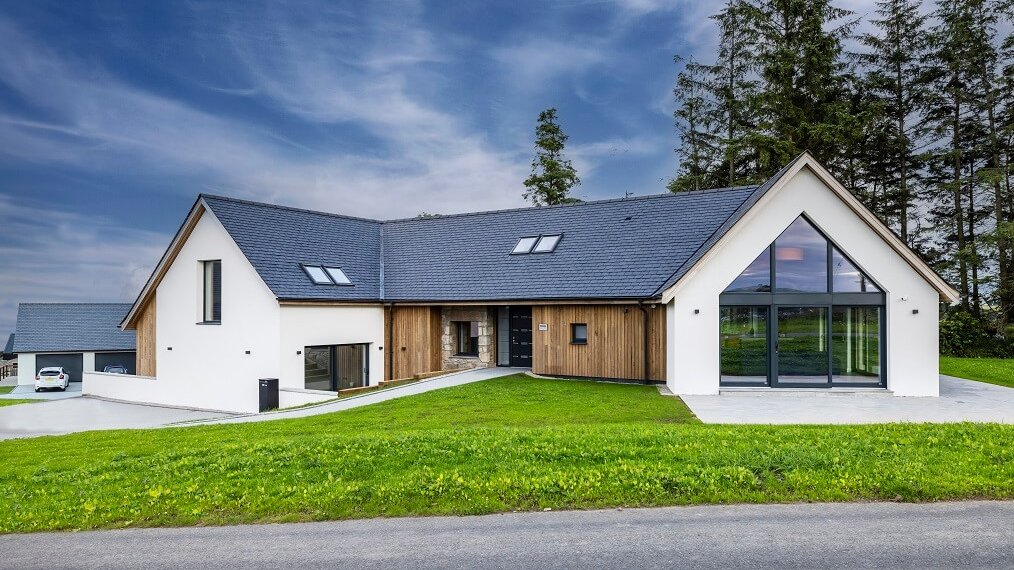 Emeralds Roofing team at work